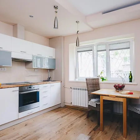 Shortstaypoland Solidarnosci Warszawa