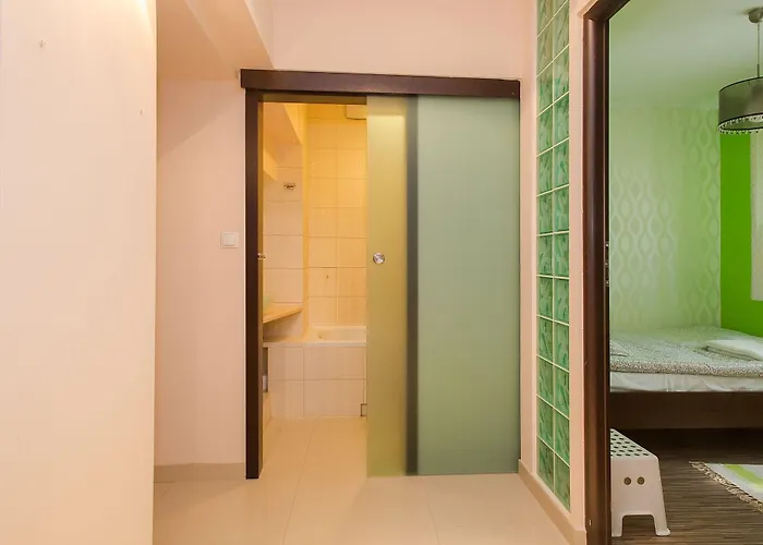 Shortstaypoland Solidarnosci Warszawa